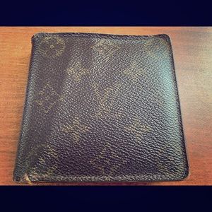 LV mens full size monogram wallet with coin holder